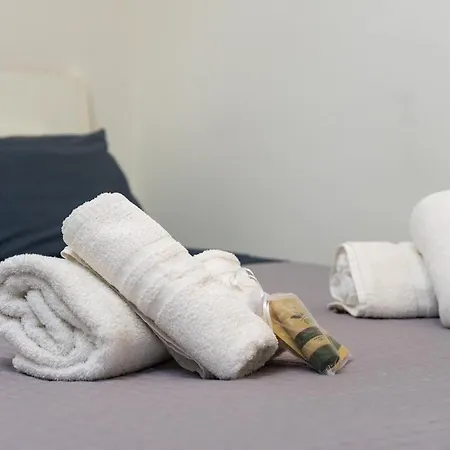 Spacious With Fast Wi-fi And Private Terrace Apartment *