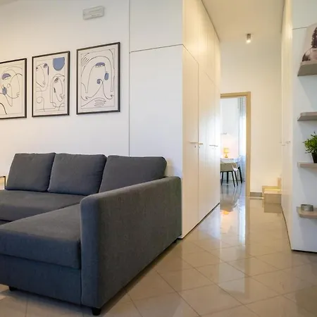 Spacious With Fast Wi-fi And Private Terrace Διαμέρισμα Cutrofiano