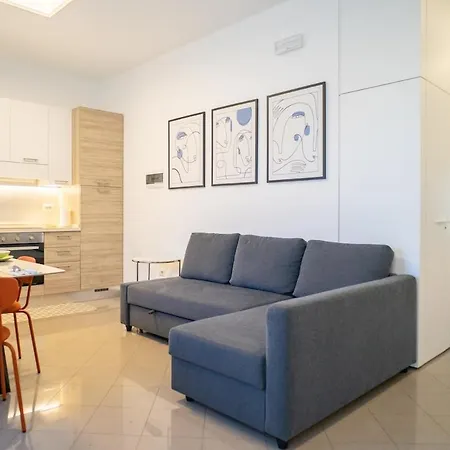 Spacious With Fast Wi-fi And Private Terrace