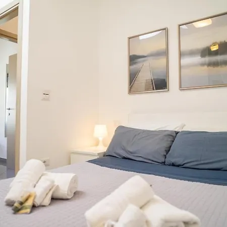 Daire Spacious With Fast Wi-fi And Private Terrace