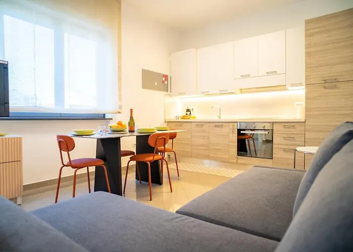 Spacious With Fast Wi-fi And Private Terrace Appartamento